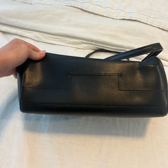 Authentic Tory Burch Emerson Large Tote - Picture 3 of 4